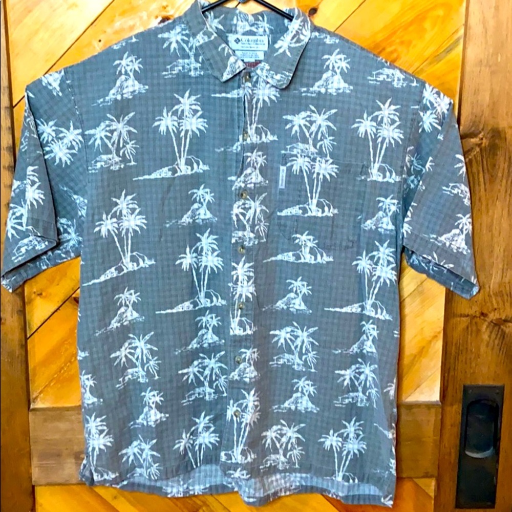 Columbia men’s Hawaiian short sleeve shirt